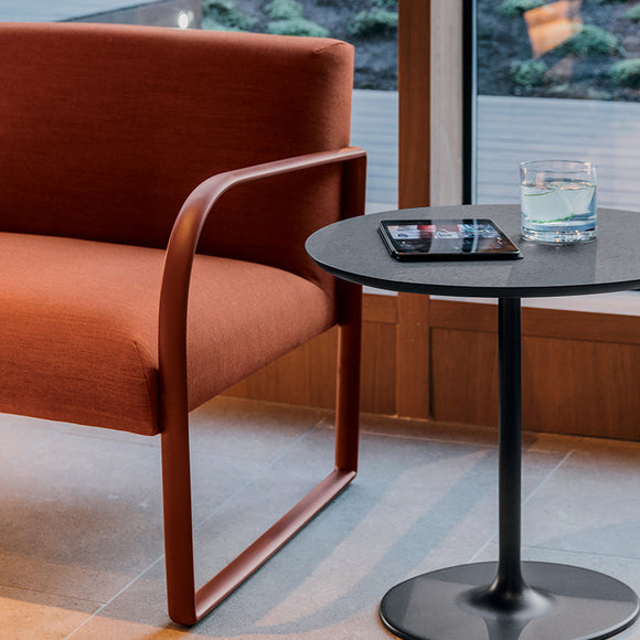 Arcos Loveseat