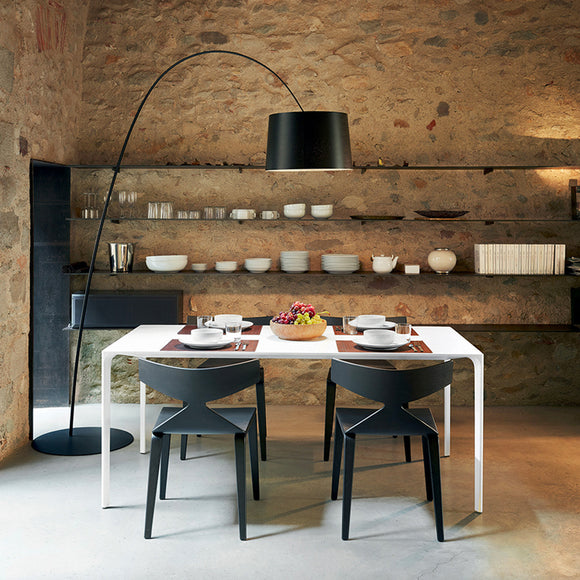 Nuur Desk Table
