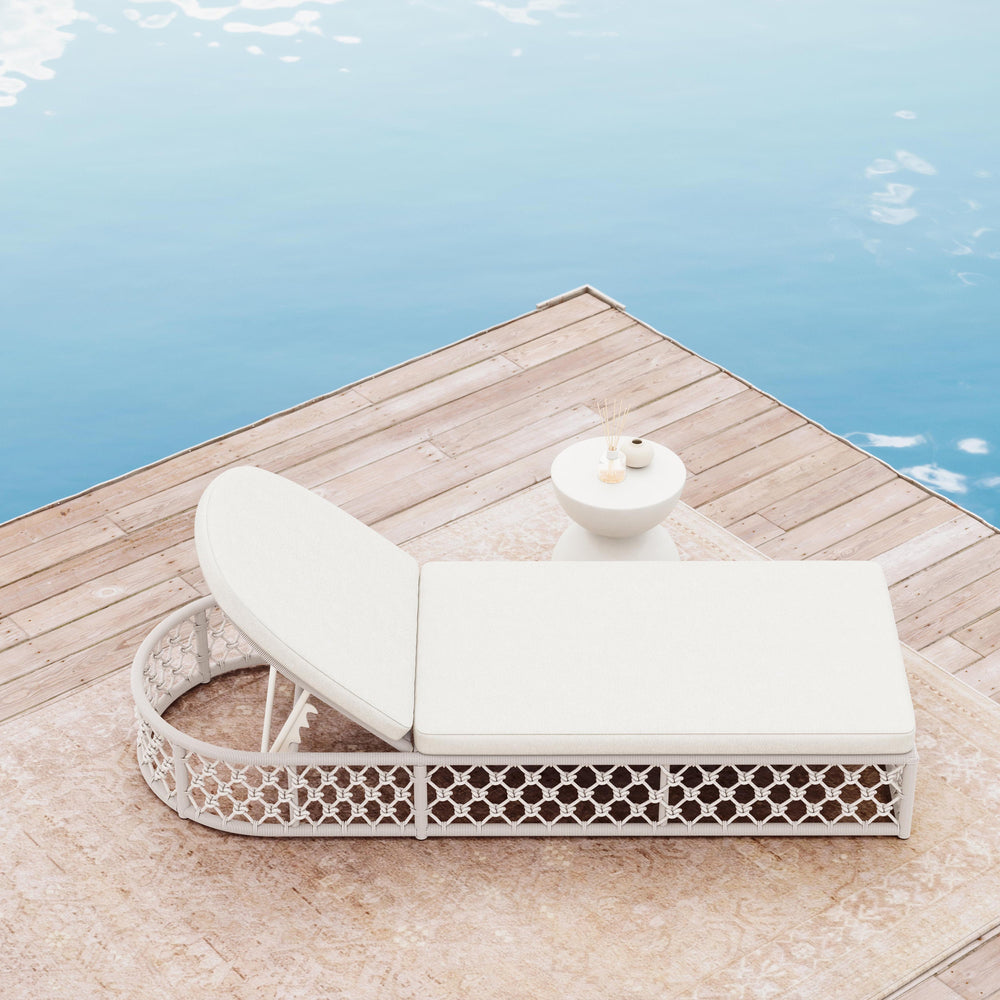 Amelia Outdoor Lounge Chair