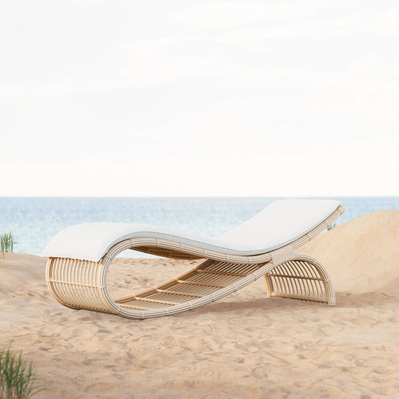 Paloma Wave Outdoor Chaise Lounge