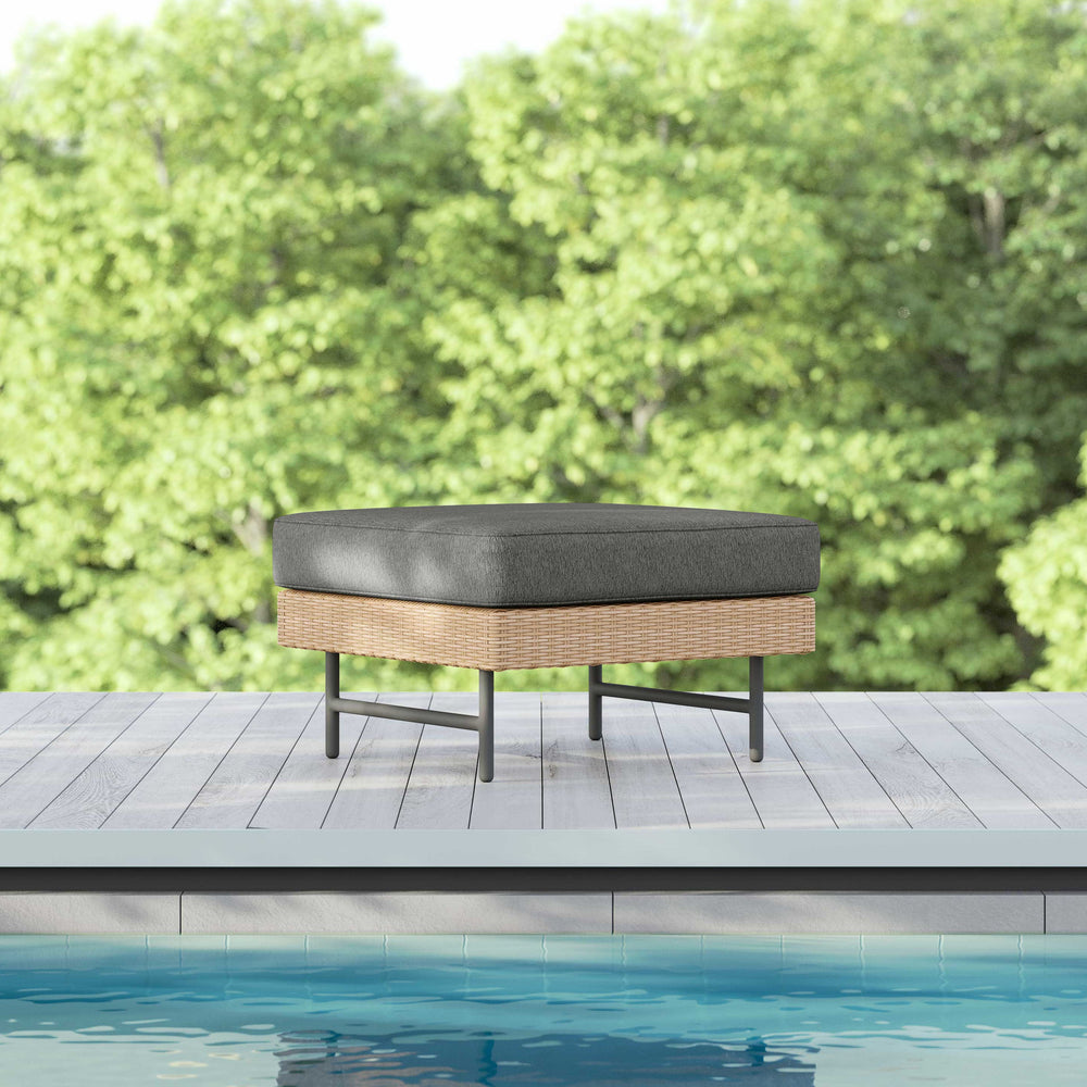 Sonoma Outdoor Ottoman