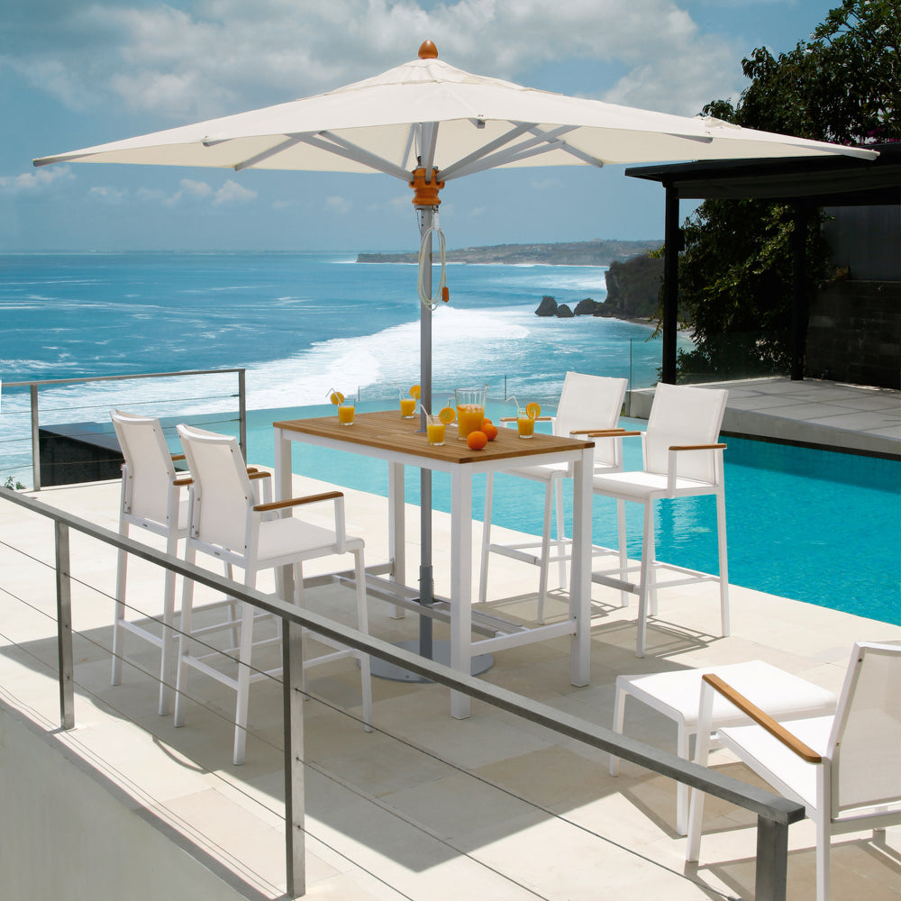 Aura Carver Outdoor Stool