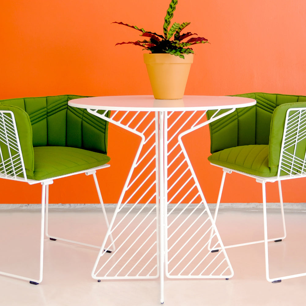 Cafe Indoor/Outdoor Round Dining Table