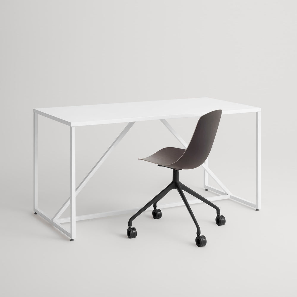 Clean Cut Task Chair