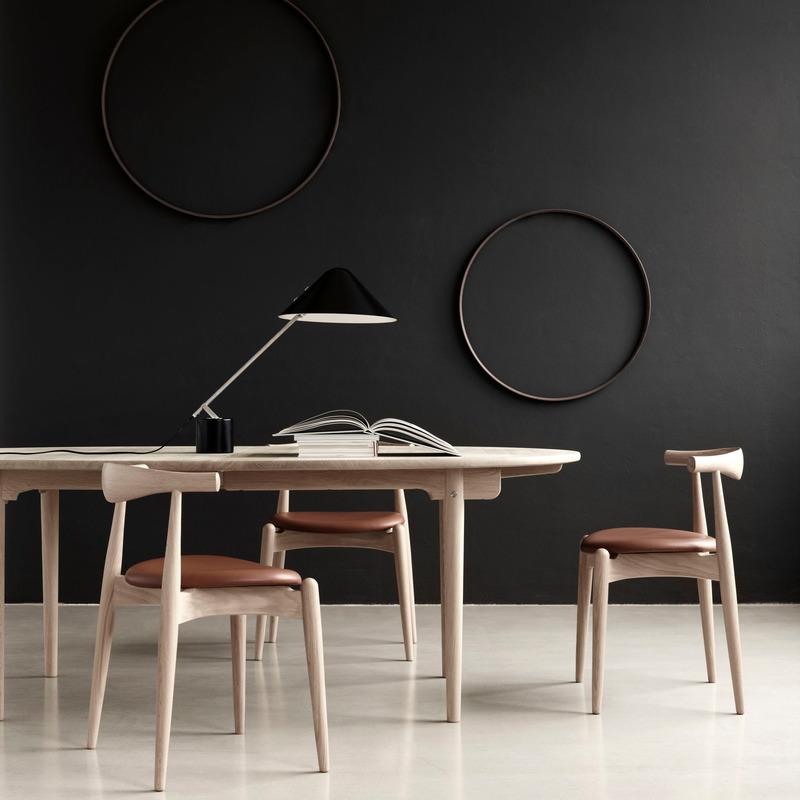 CH20 Elbow Chair