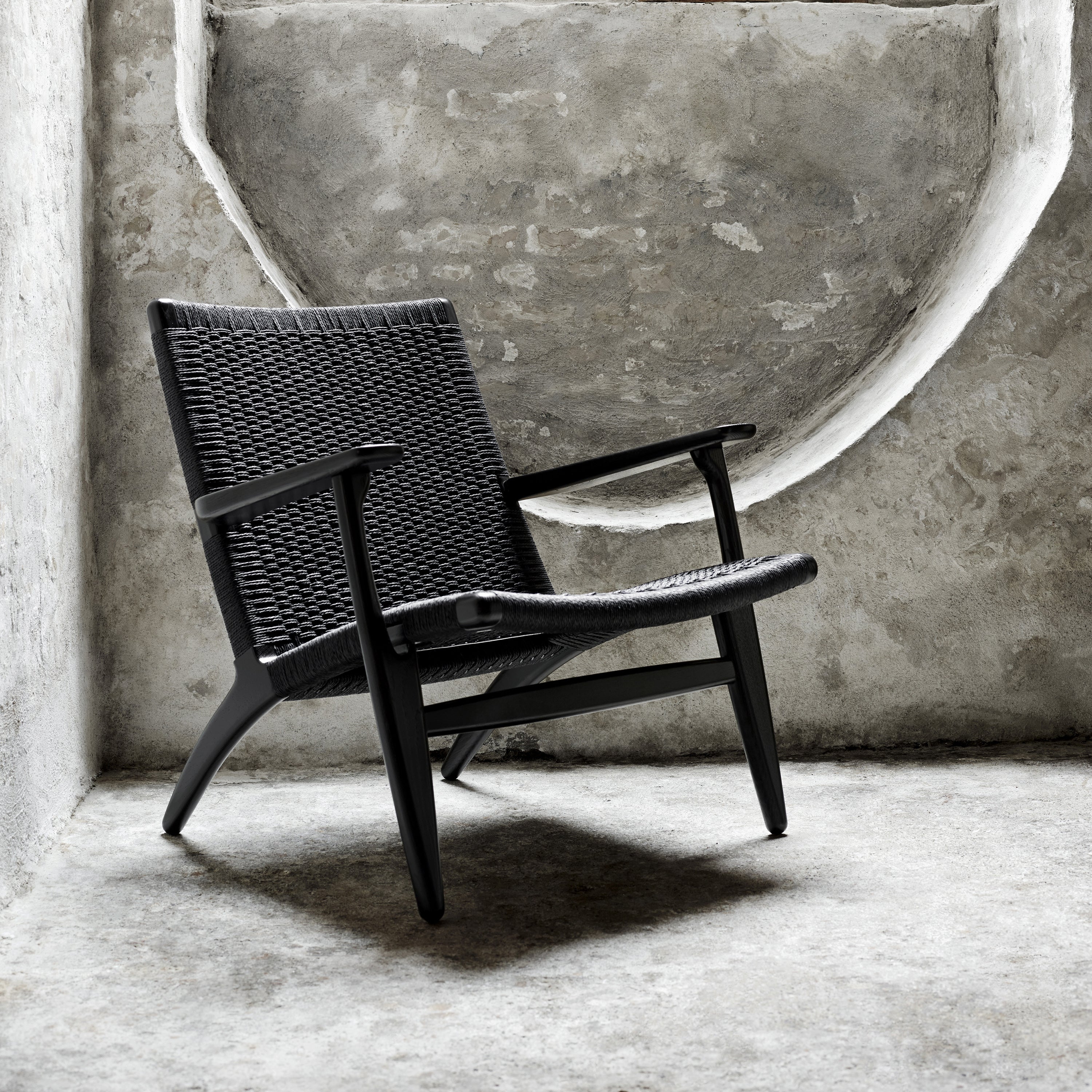 Carl Hansen and Son CH25 Lounge Chair - 2Modern