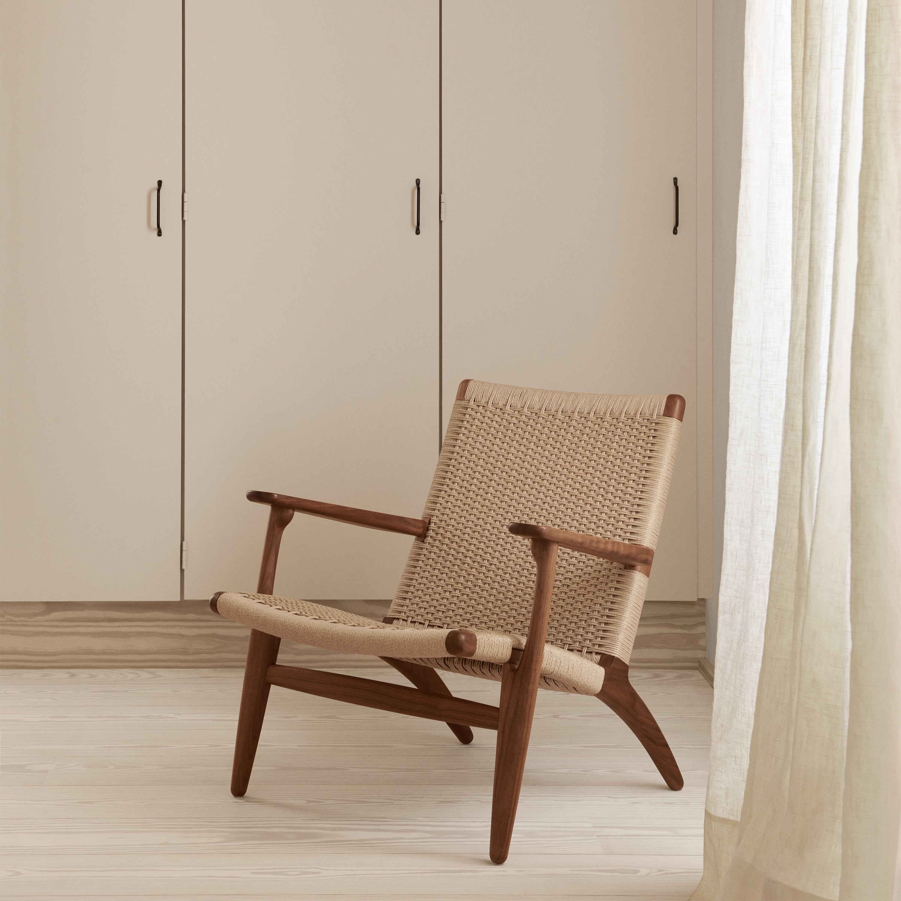 Carl Hansen and Son CH25 Lounge Chair - 2Modern