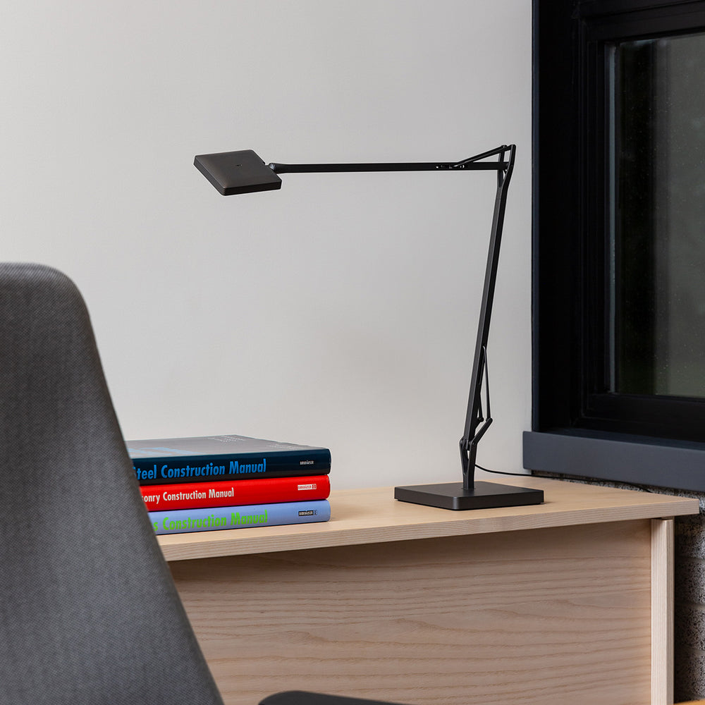 Kelvin Green Mode Table Lamp
