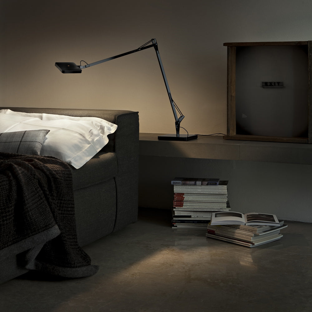 Kelvin Green Mode Table Lamp