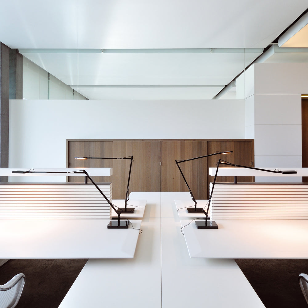 Kelvin Green Mode Table Lamp
