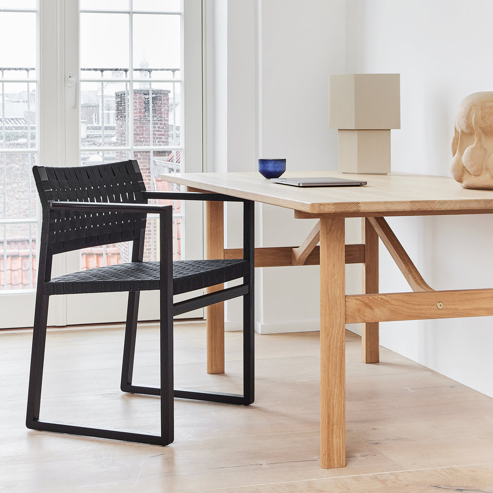 BM62 Linen Webbing Armchair