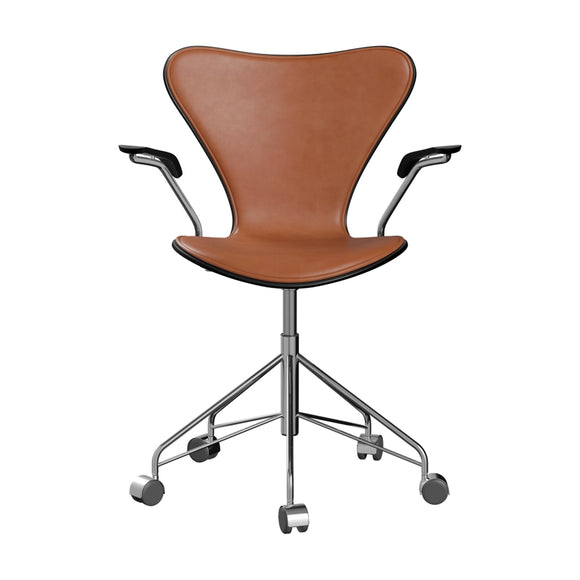 Fritz Hansen Series 7 Front Upholstered Task Armchair 2Modern