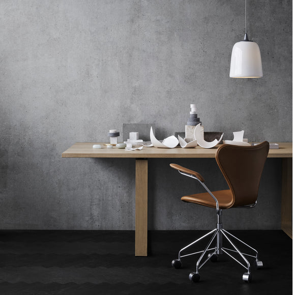 Series 7 Fully Upholstered Task Armchair