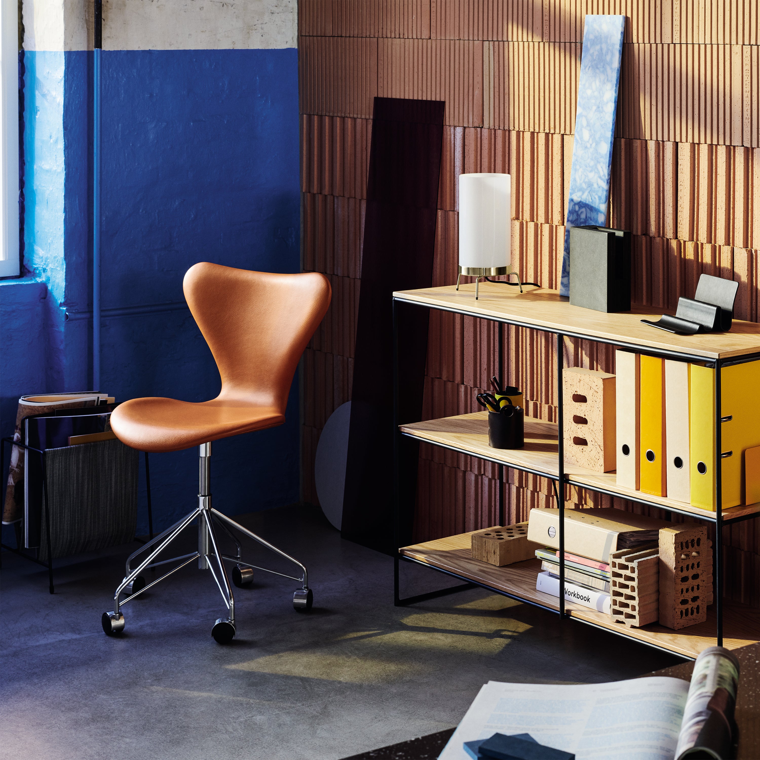 Fritz Hansen Series 7 Upholstered Task Chair - 2Modern