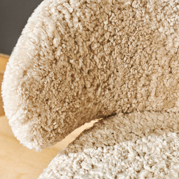 Let Sheepskin Edition Lounge Chair