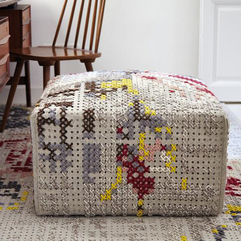 Canevas Spaces Square Flowers Pouf