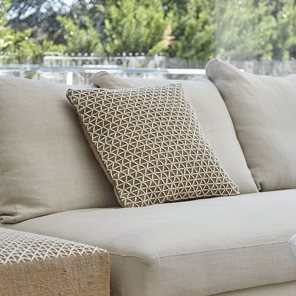 Espacio Raw Pillow