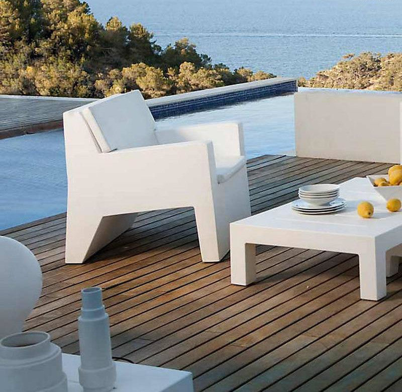 Jut Outdoor Lounge Chair