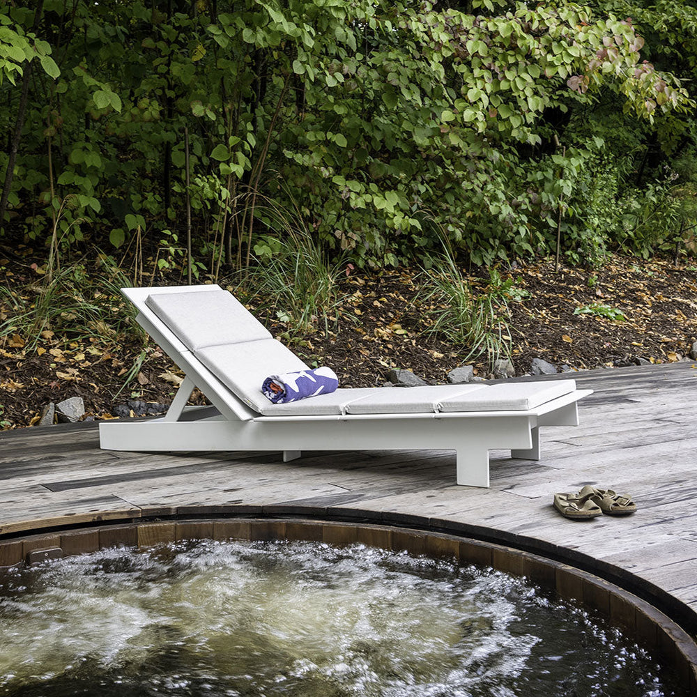 Lollygagger Outdoor Chaise