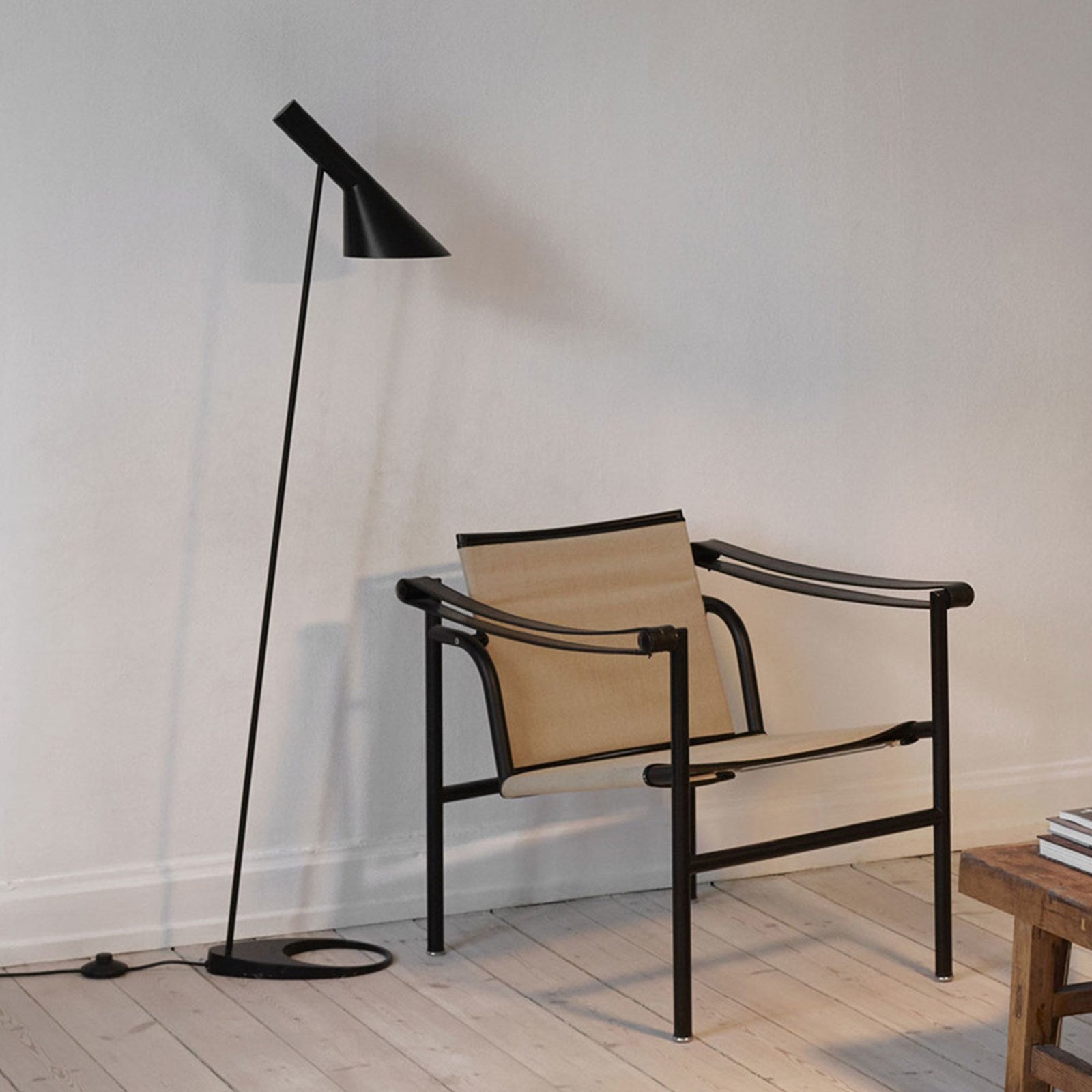 Louis Poulsen AJ Floor Lamp - 2Modern