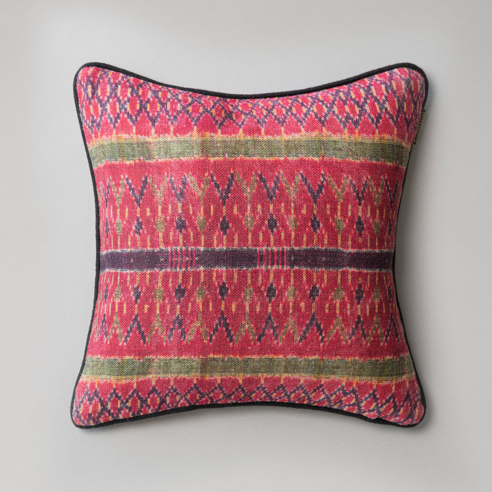 Lakai Pillow
