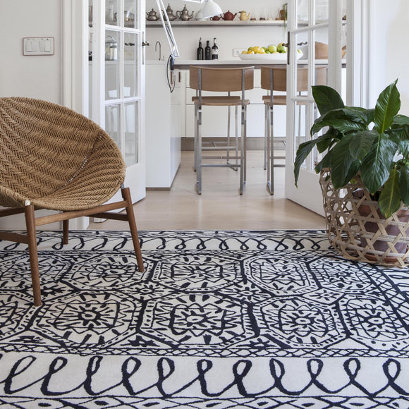 Black On White Estambul Rug