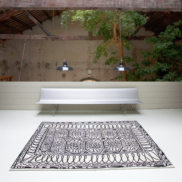 Black On White Estambul Rug