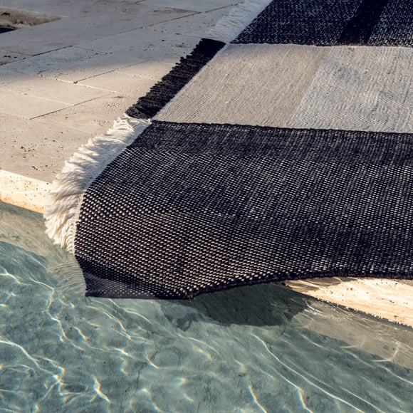 Tres Outdoor Rug