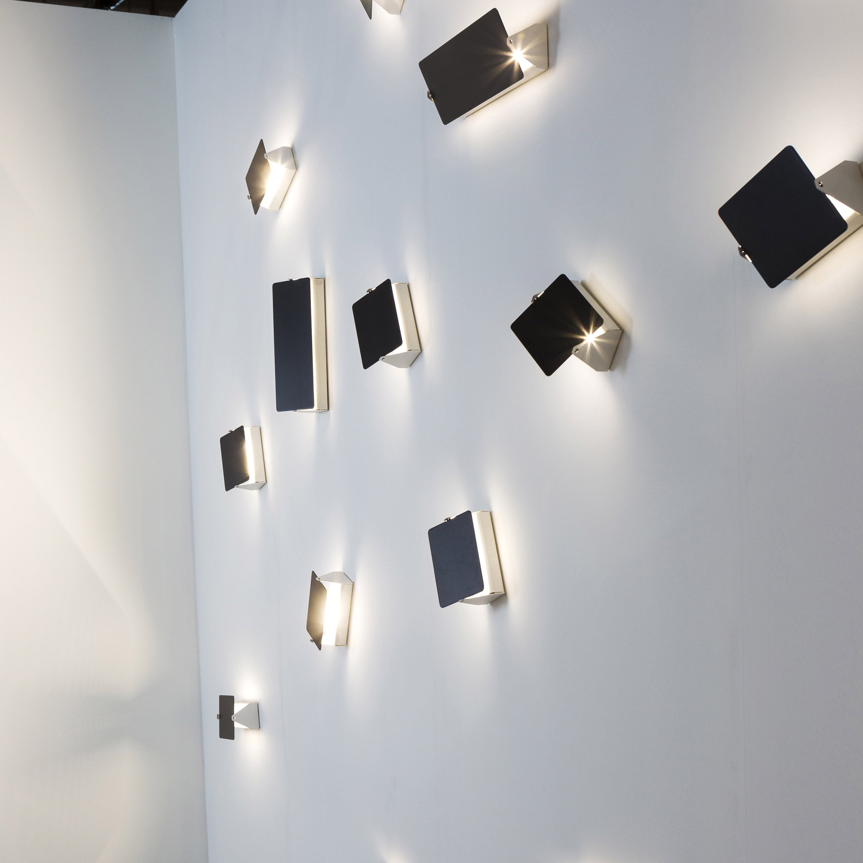Nemo Perriand Applique a Volet Pivotant Double Wall Sconce - 2Modern