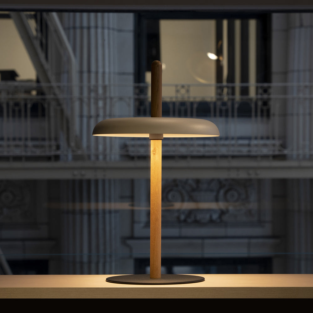 Nivel LED Portable Table Lamp