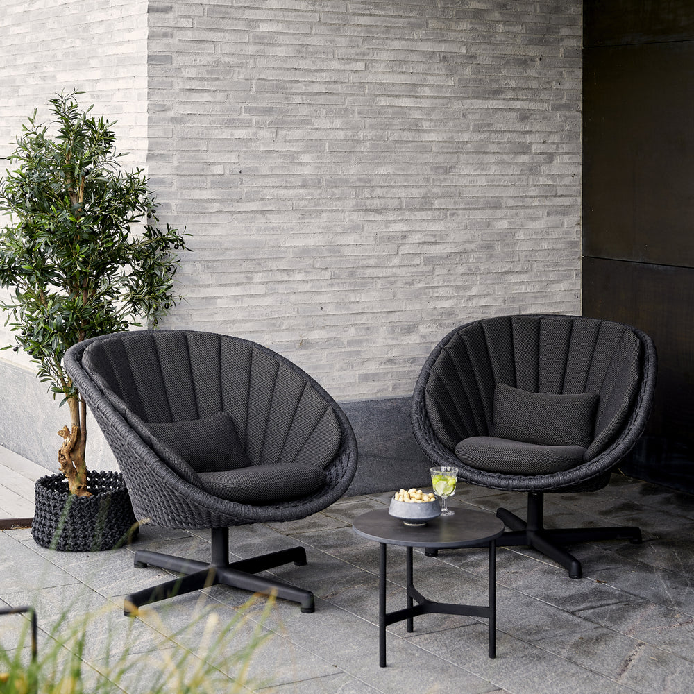 Peacock Outdoor Lounge Chair with Swivel Base