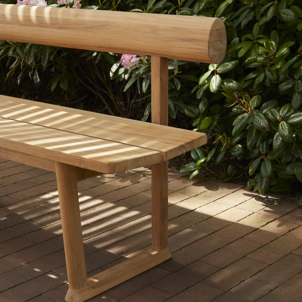 Banco Outdoor Bench