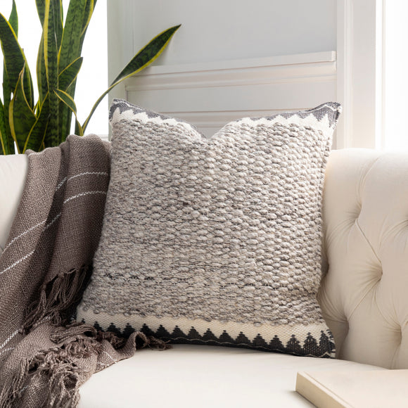 Faroe Knotted Pillow