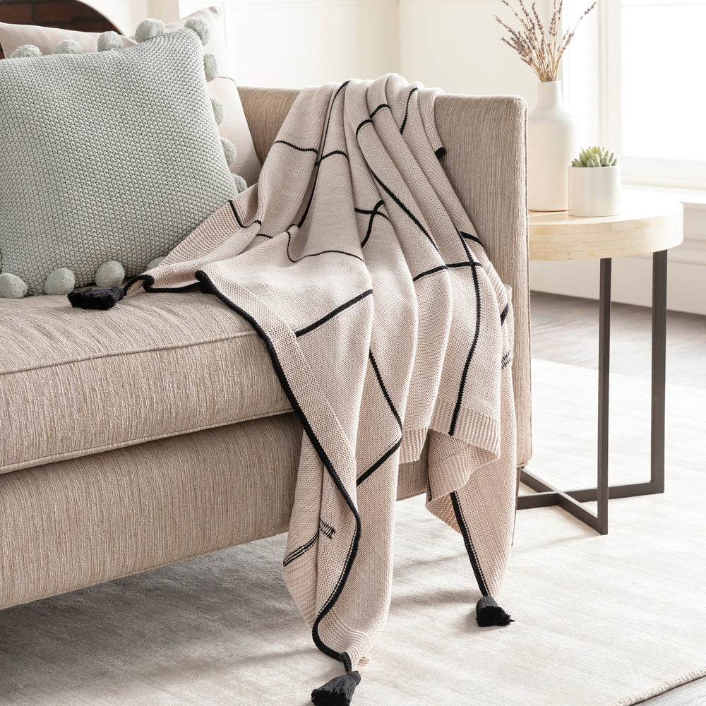 Fleck Tassel Throw