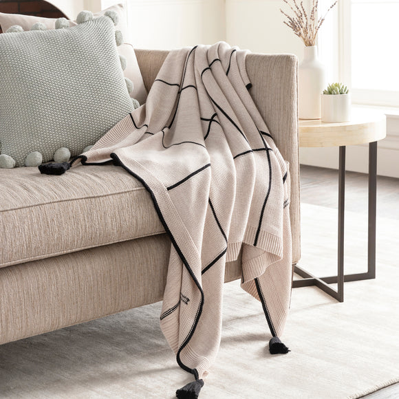 Fleck Tassel Throw