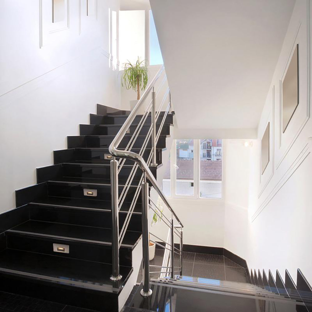 LEDme Outdoor Horizontal Step and Wall Light