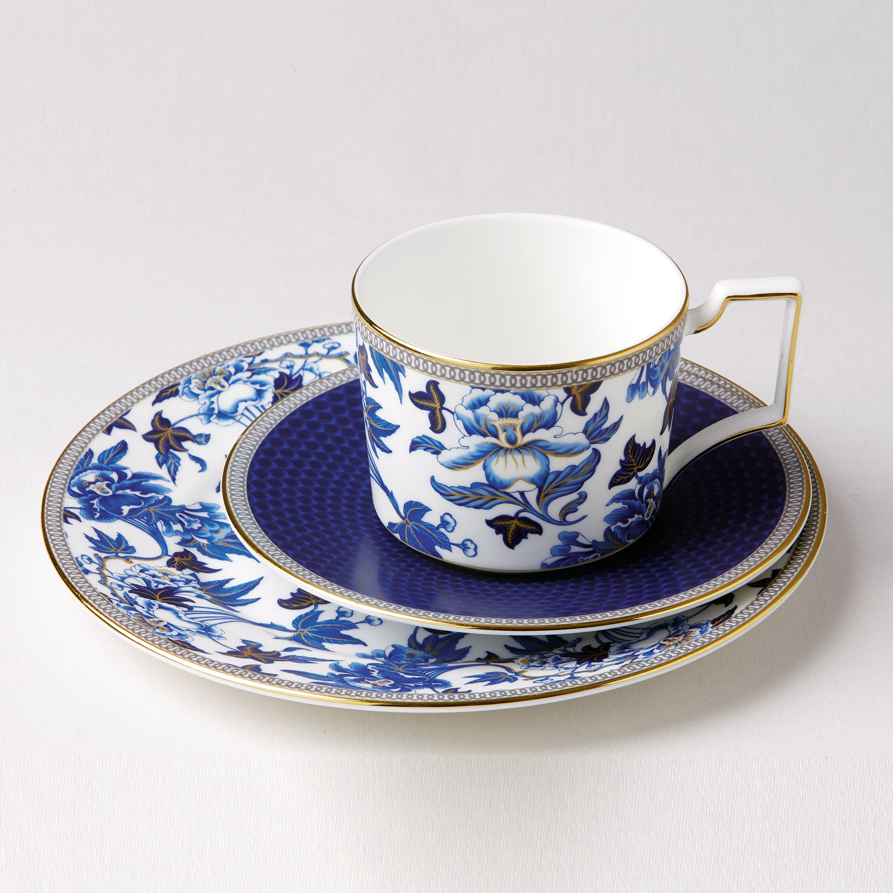 Wedgwood Hibiscus Teacup & Saucer Set - 2Modern
